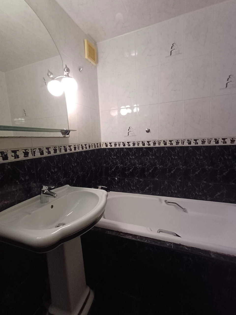 3-кімнатна квартира на Таїрова — 70 м², три окремі кімнати -