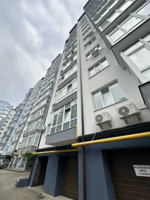 2к квартира в центрі в зданому будинку | 3 поверх | Газ