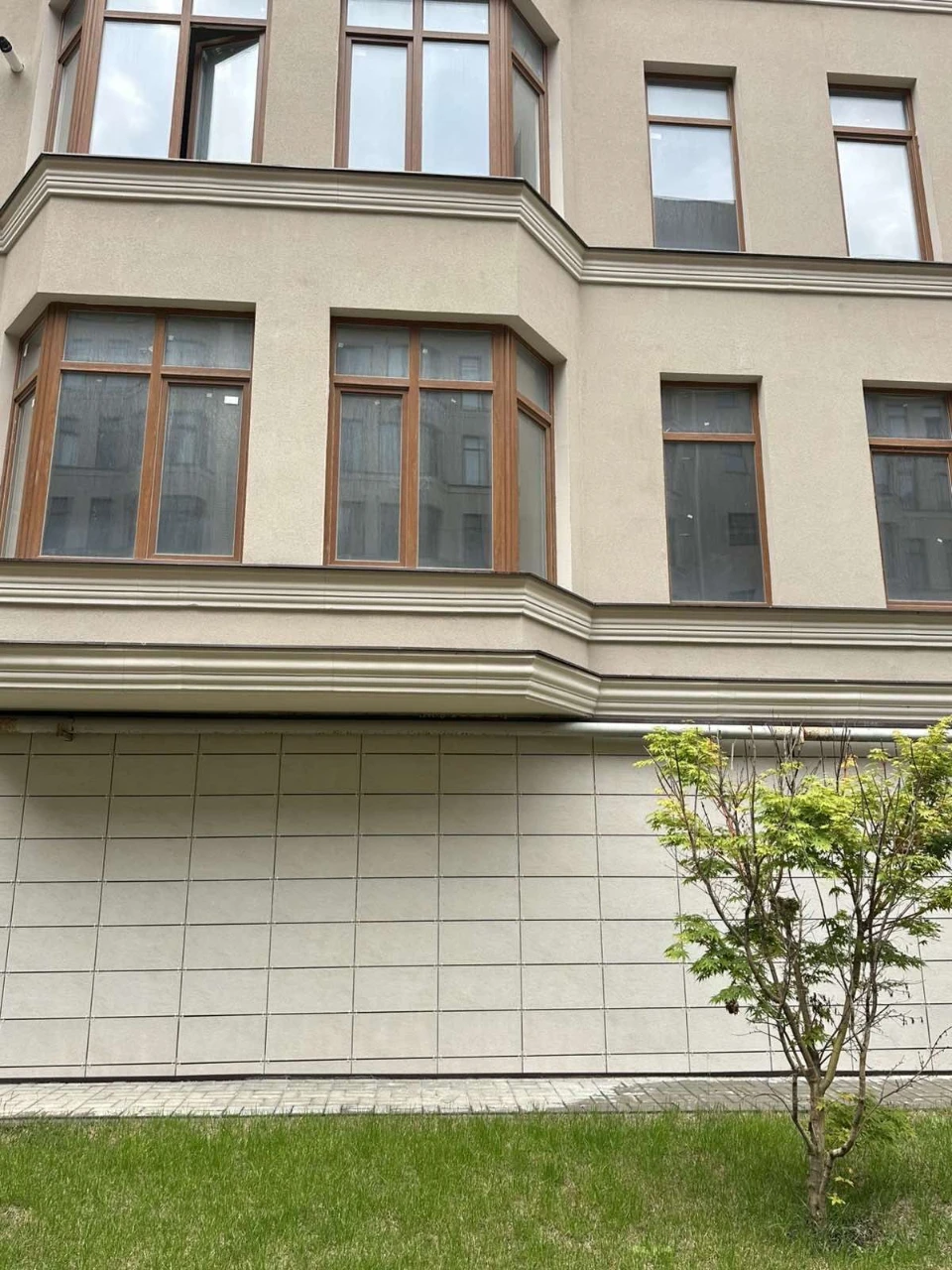 Продается 2-х ком кв-ра площадью 63 м² на высоком первом эта