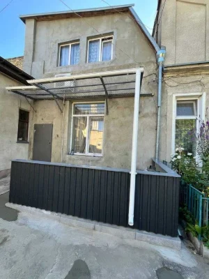 Продам 2 комнатный флигель, Молдаванка.