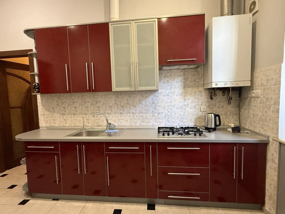 Продаж 3-кімнатної квартири  по вулиці Ярослава Мудрого