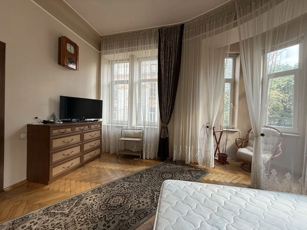 Продаж 3-кімнатної квартири  по вулиці Ярослава Мудрого