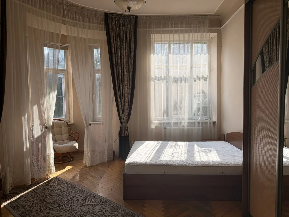 Продаж 3-кімнатної квартири  по вулиці Ярослава Мудрого
