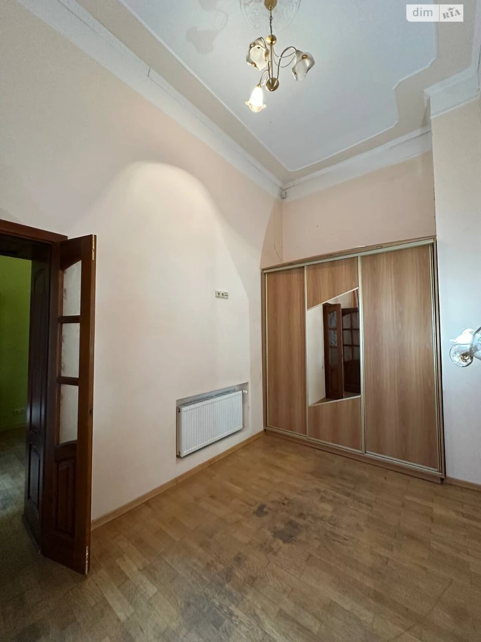 Продаж Квартира Площа Ринок