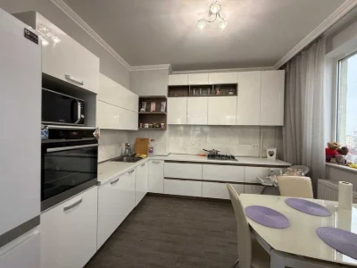 Продам 2-квартиру в 12 Жемчужине на Черемушки.