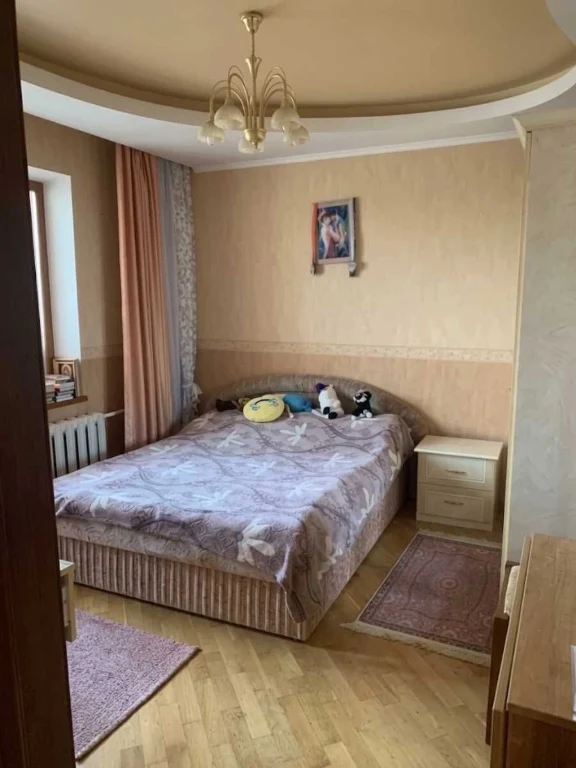 Продам простору 3-кімнатну квартиру 76 м², район "Теремки-2"