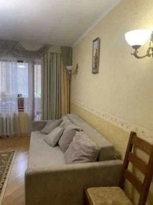 Продам простору 3-кімнатну квартиру 76 м², район "Теремки-2"