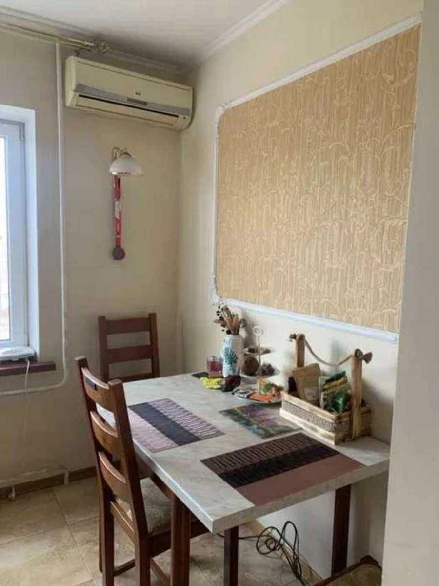 Продам простору 3-кімнатну квартиру 76 м², район "Теремки-2"