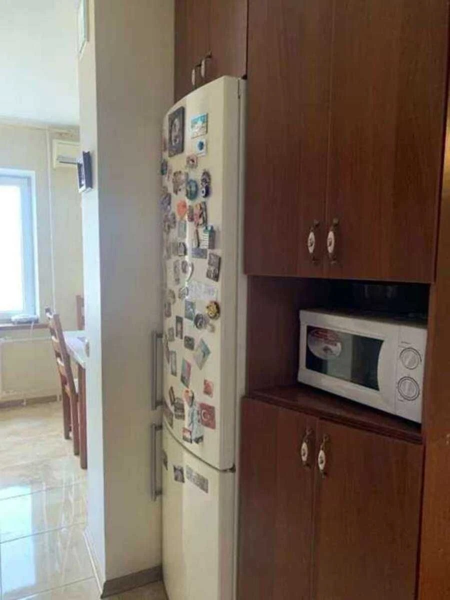 Продам простору 3-кімнатну квартиру 76 м², район "Теремки-2"