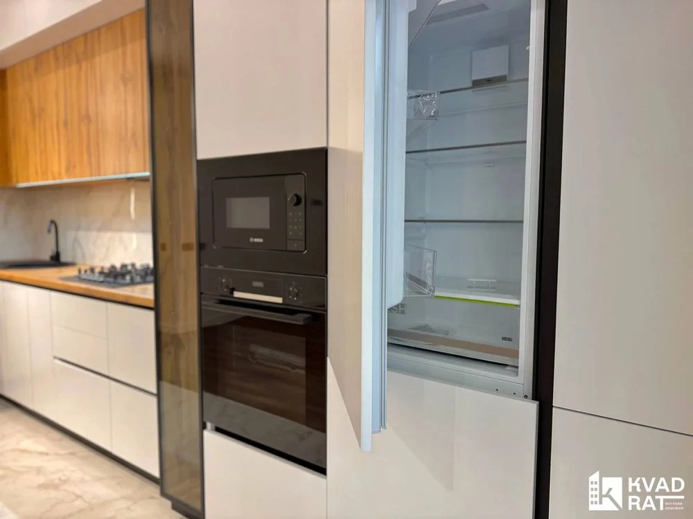 Продаж стильного таунхауса біля Метро