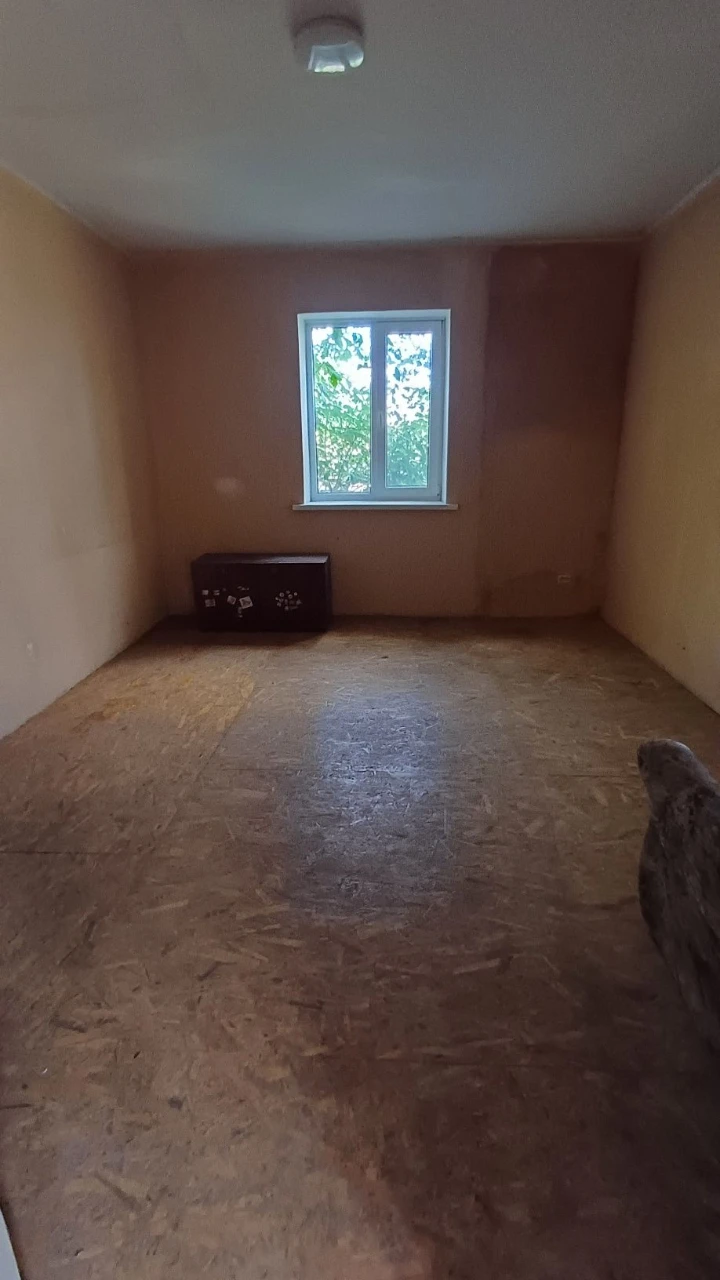 Продам окремий будинок під ремонт