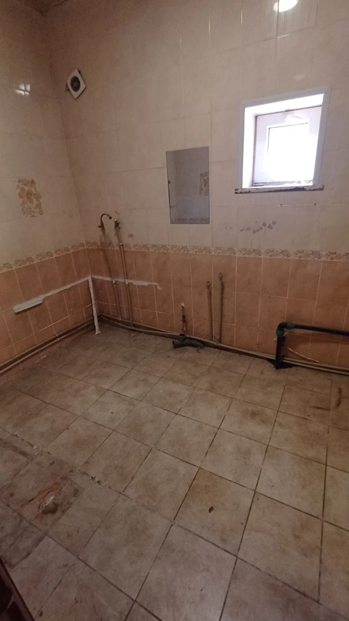 Продам окремий будинок під ремонт