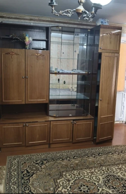 Продаю 2 к. кв. вул. Квітнева