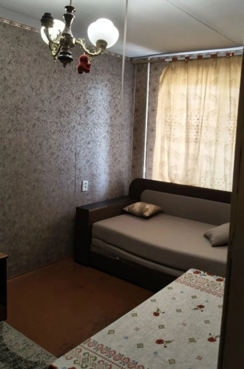Продаю 2 к. кв. вул. Квітнева