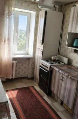 Продаю 2 к. кв. вул. Квітнева