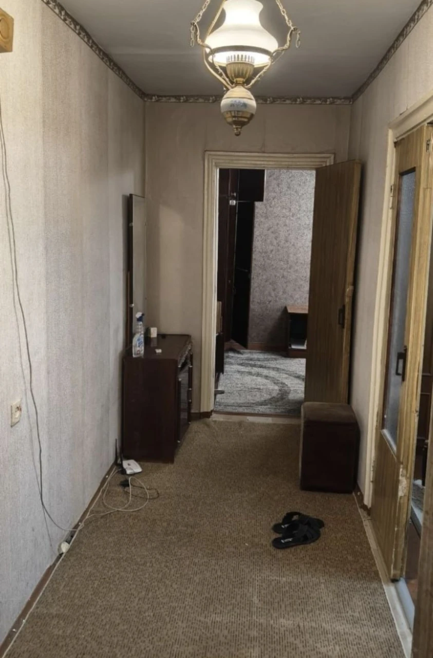Продаю 2 к. кв. вул. Квітнева