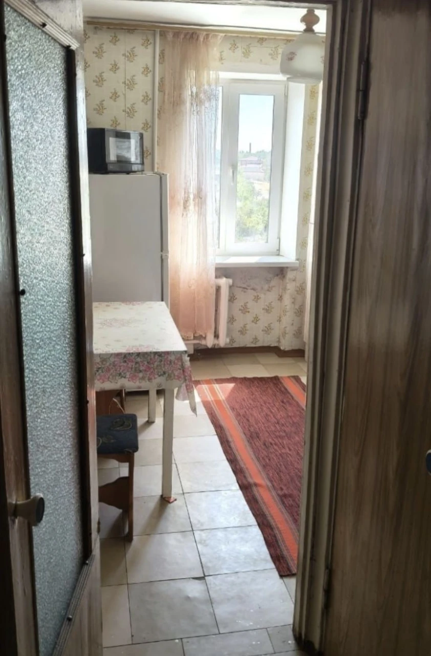 Продаю 2 к. кв. вул. Квітнева