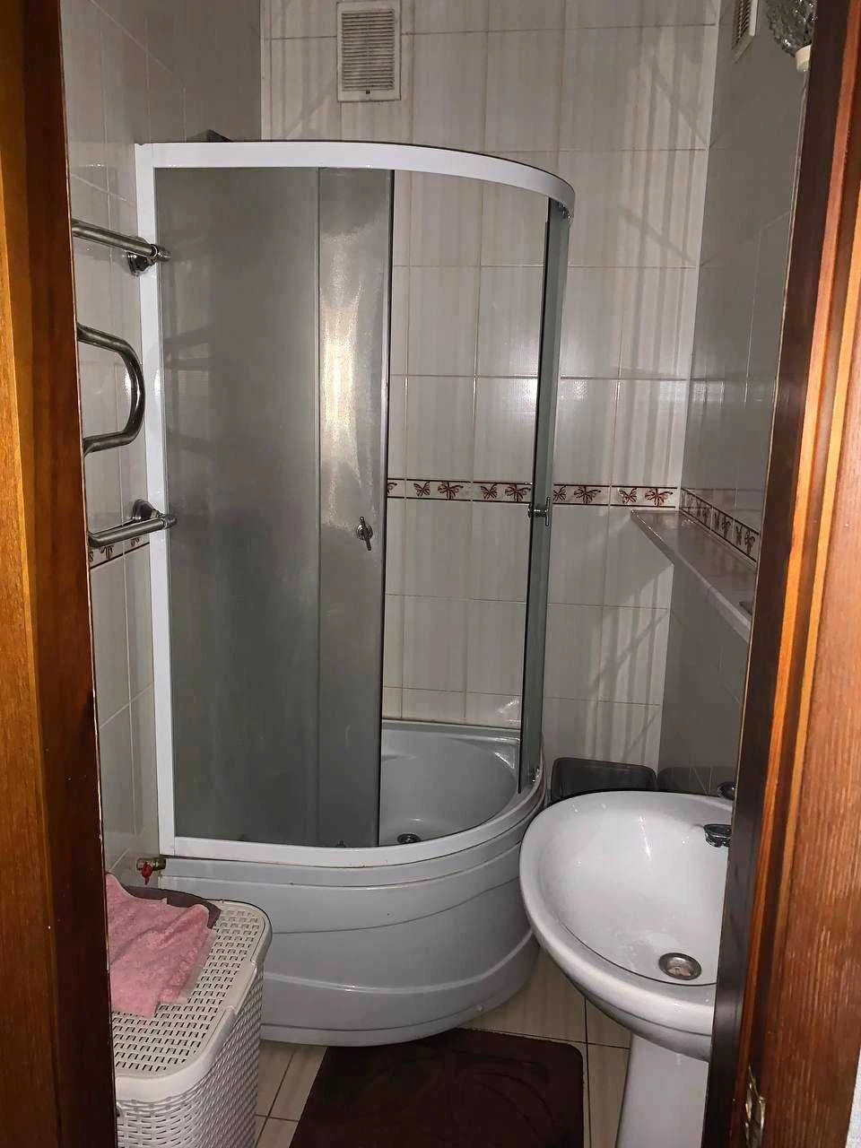 Продаж ексклюзивної квартири вул. І.Сірка з ГАРАЖЕМ  та ПІДВ