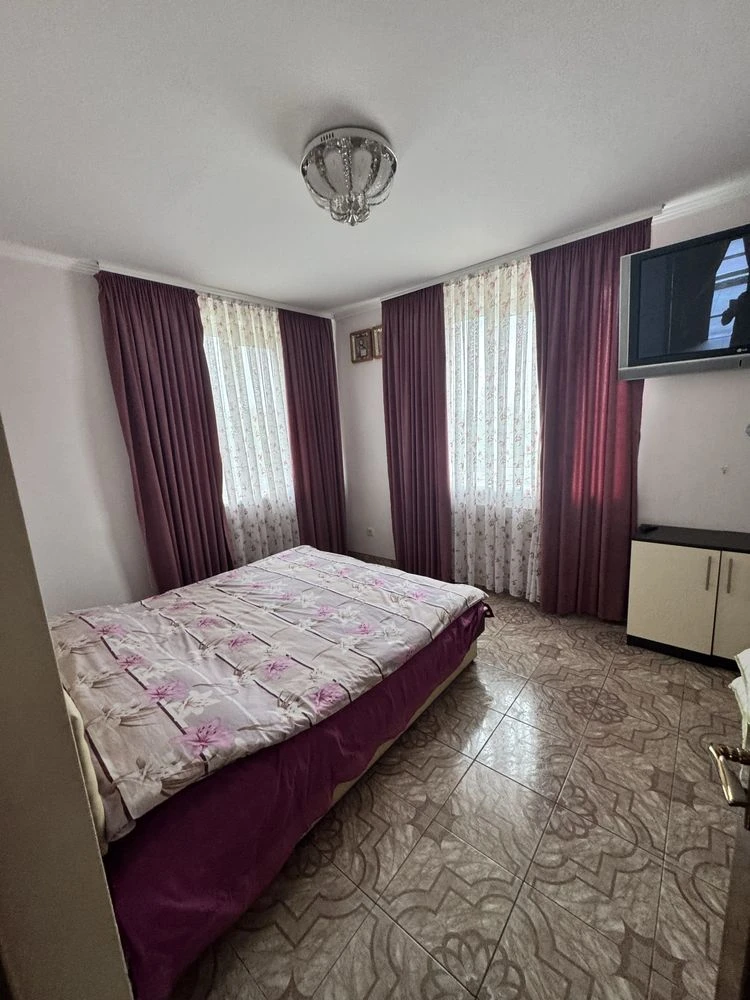 Продам будинок 180 м + 60м