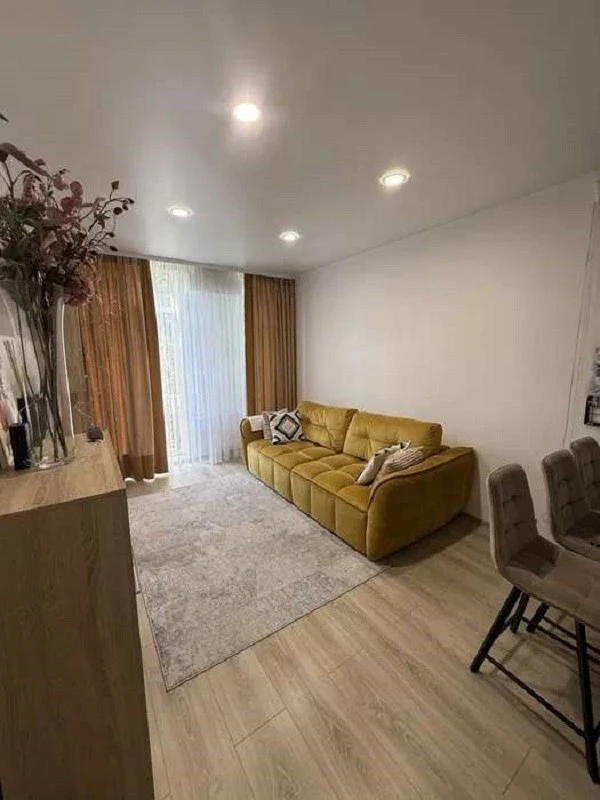Продаж 1-кімнатної квартири 42 м², Регенераторна вул., 4, Ко