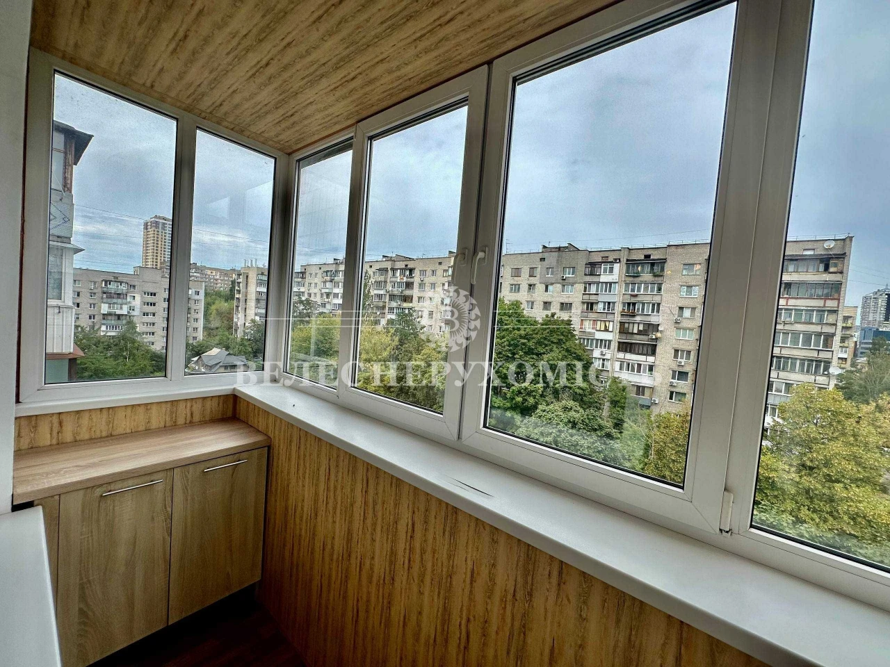 Простора 3-кімнатна квартира З ЯКІСНИМ РЕМОНТОМ НА ШУЛЯВЦІ,