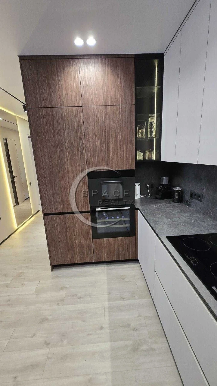 Продаж дизайнерської 3-х кімнатної квартири в ЖК Варшавський