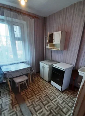 3 кім в ЦЕГЛІ, середній поверх, СЛОБОЖАНСЬКИЙ (ГАЗЕТИ ПРАВДИ