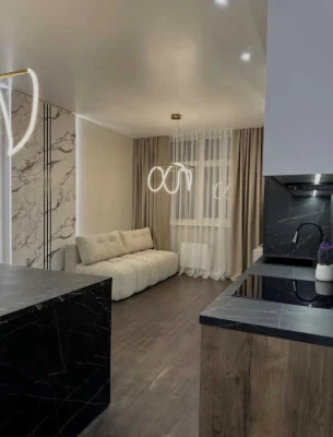 Продам 2-к квартиру на Краснова, Кадор
