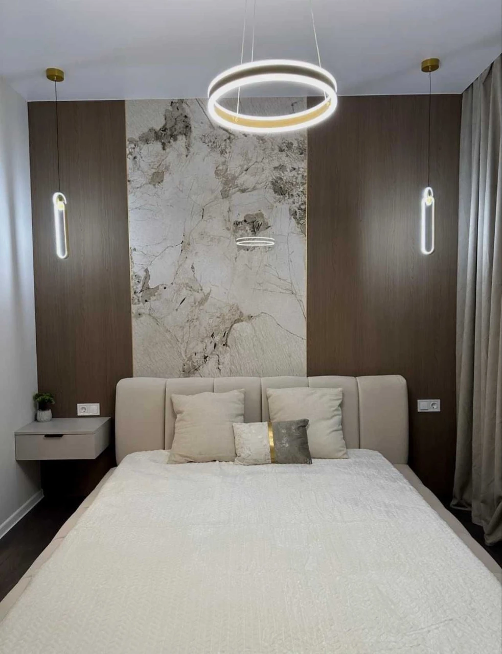 Продам 2-к квартиру на Краснова, Кадор