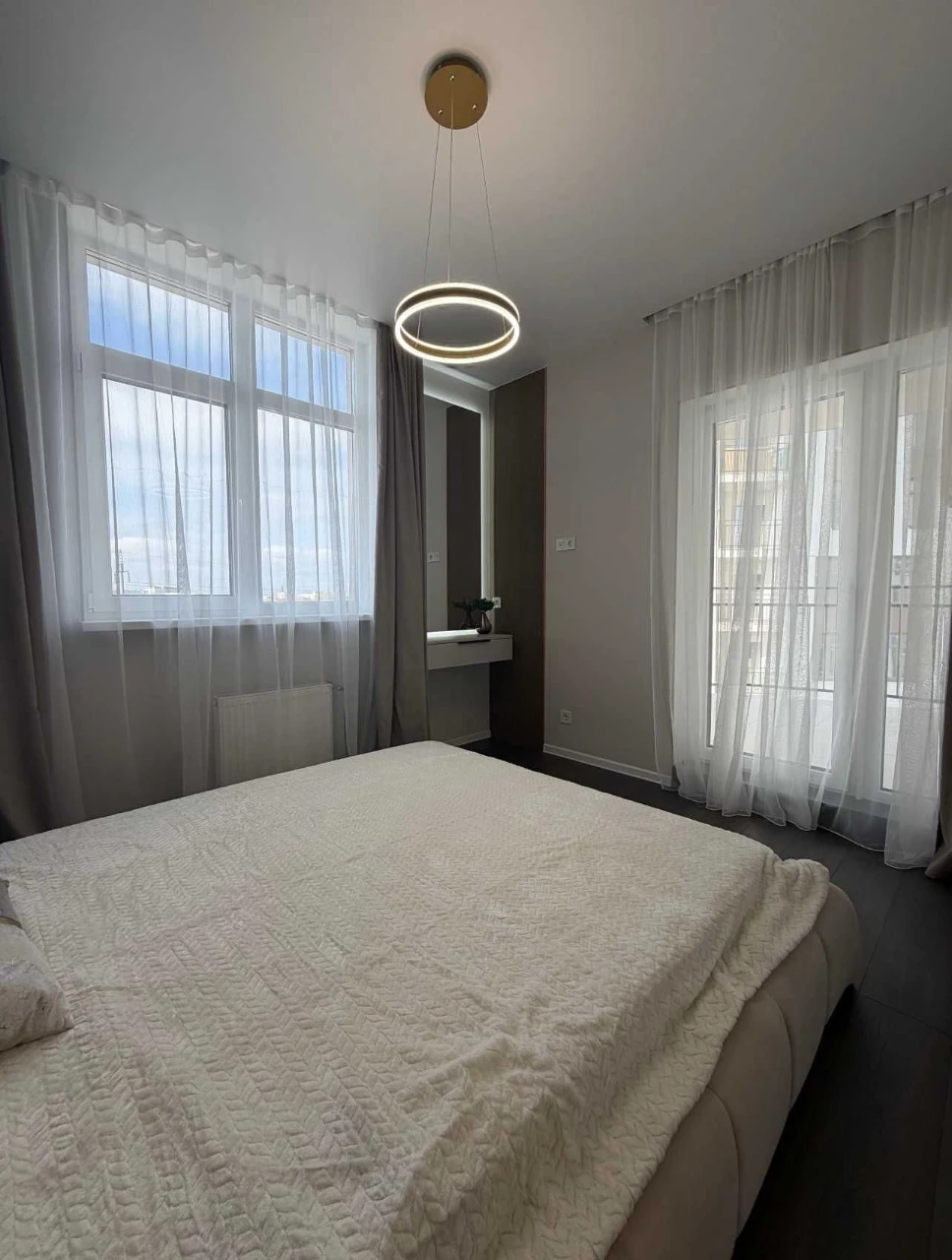 Продам 2-к квартиру на Краснова, Кадор