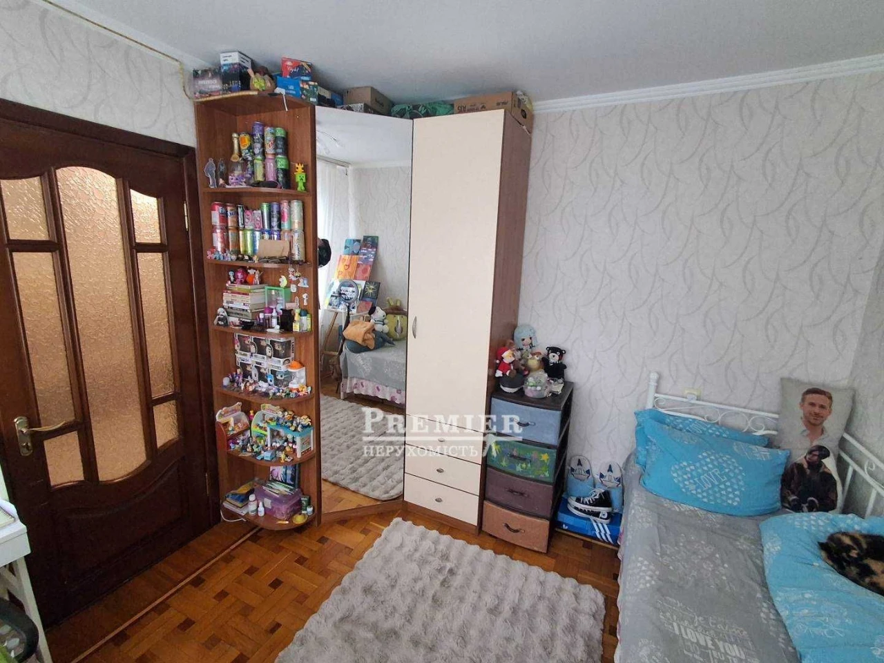Продам 4-кімнатну квартиру 62 кв.м