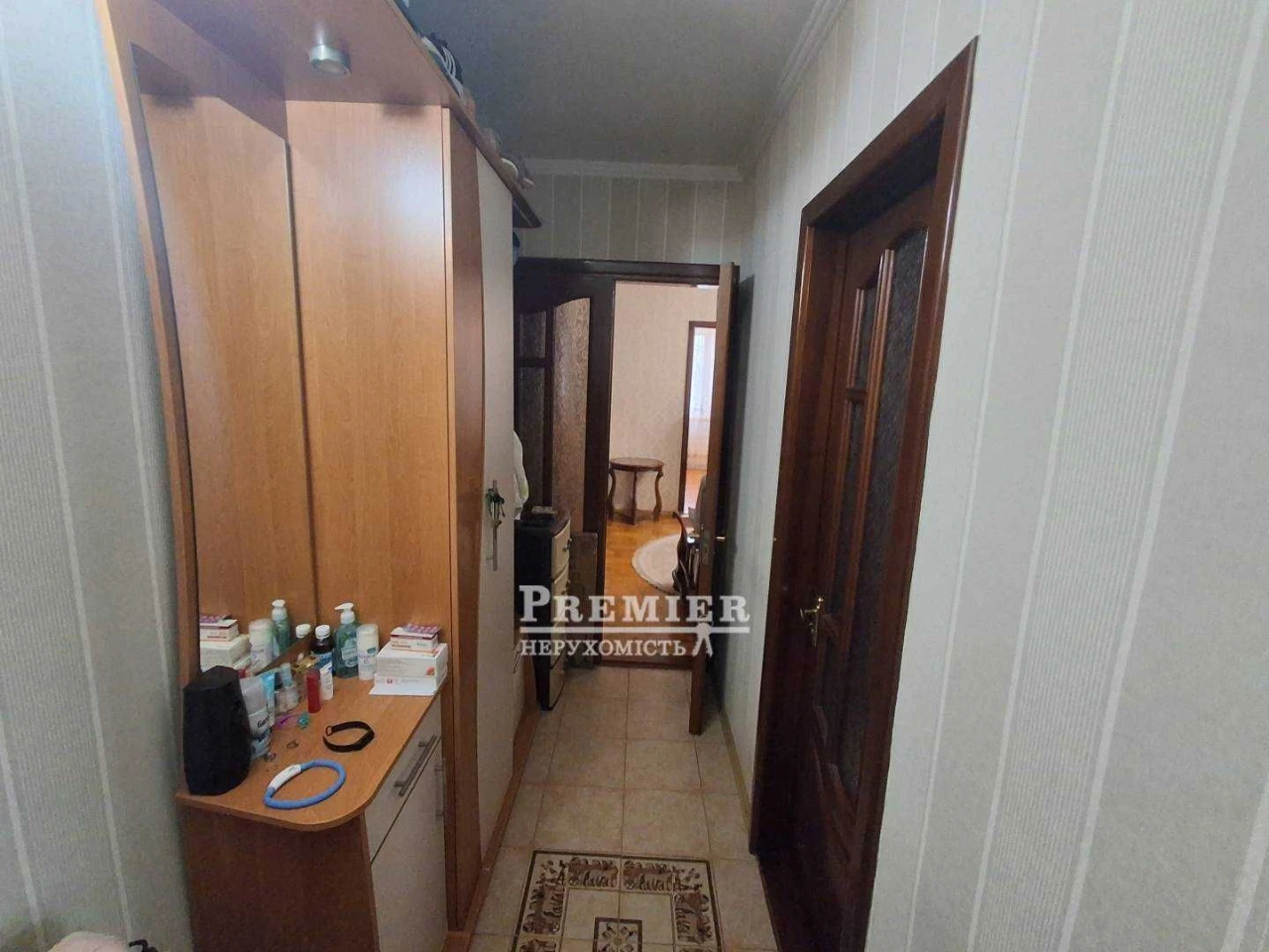 Продам 4-кімнатну квартиру 62 кв.м