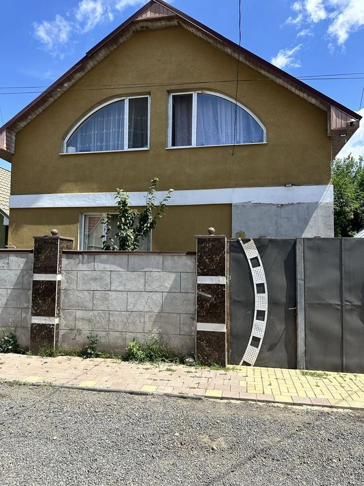 Продам будинок в хорошому стані
