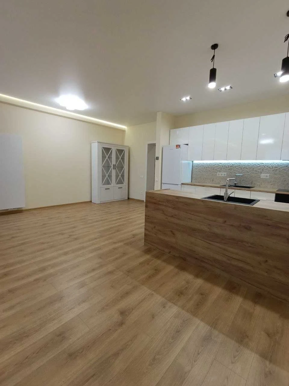 Продаж квартири в елітній новобудові вул. Пасічна (Китайська