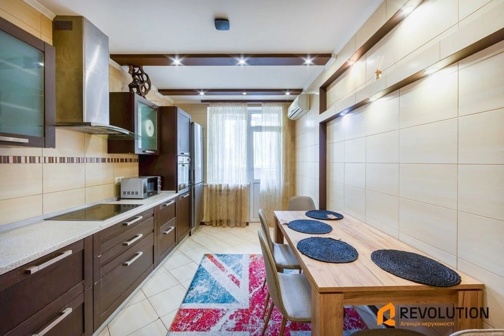 3-room apartment for sale 107.7m2, Dniprovska Naberezhna 2