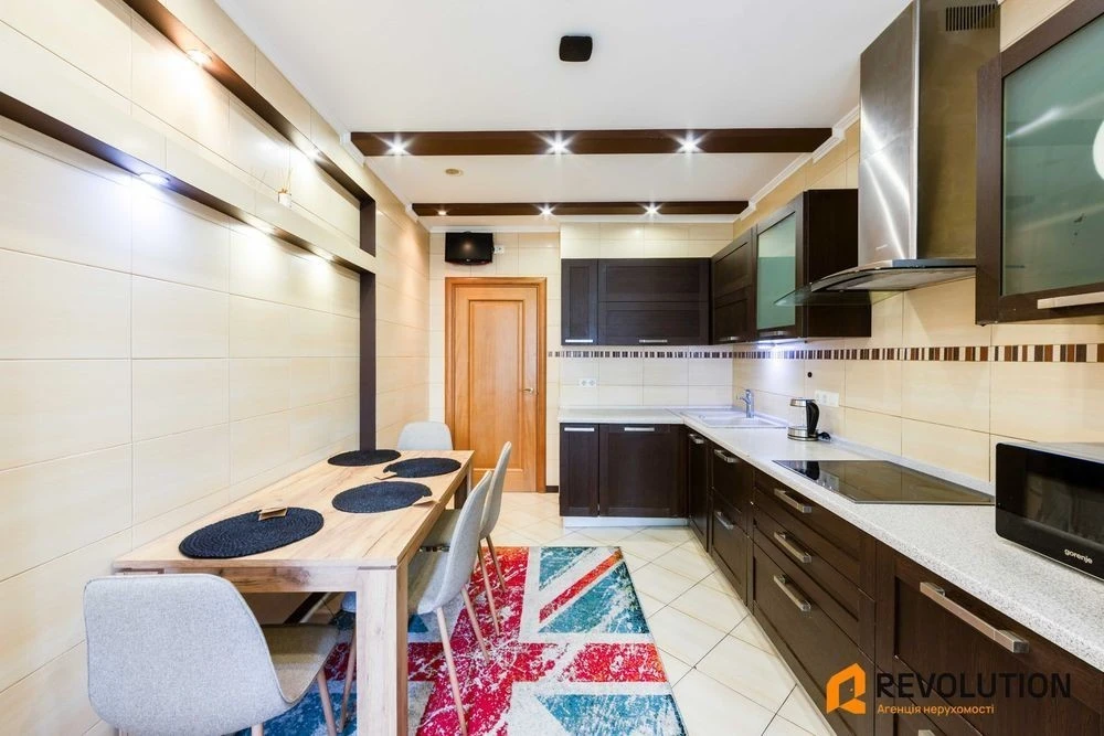 3-room apartment for sale 107.7m2, Dniprovska Naberezhna 2
