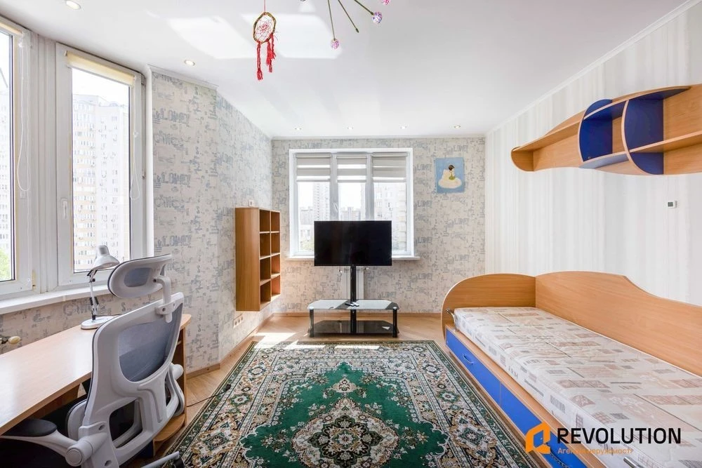 3-room apartment for sale 107.7m2, Dniprovska Naberezhna 2