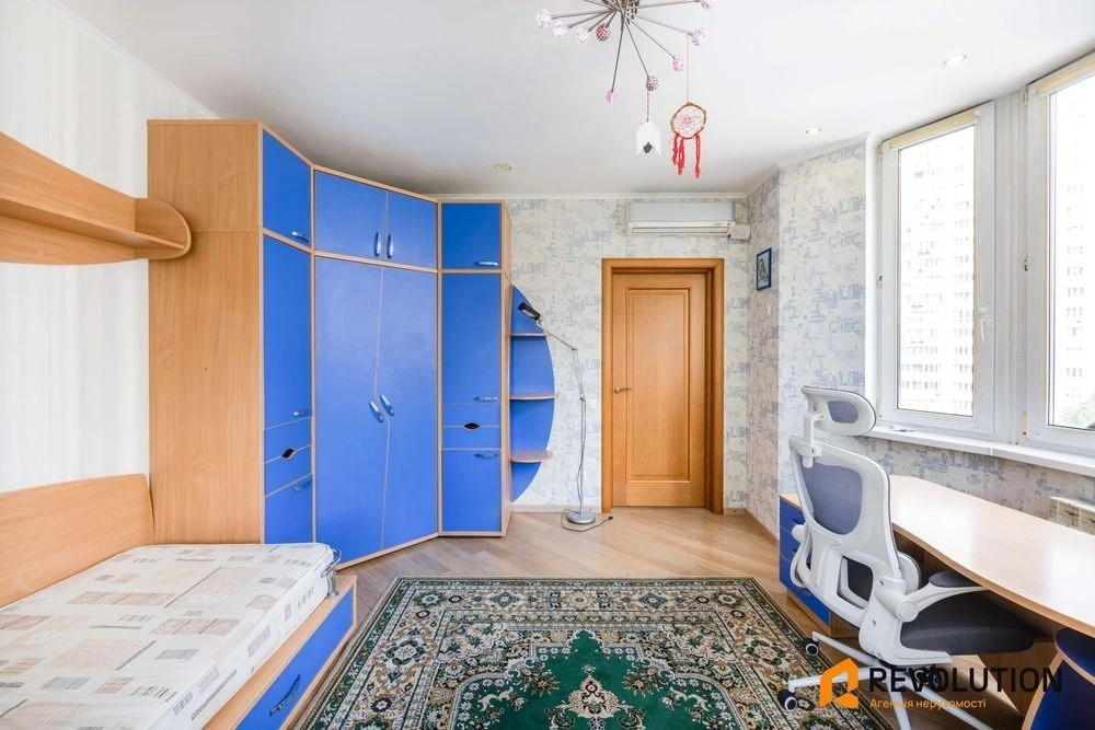 3-room apartment for sale 107.7m2, Dniprovska Naberezhna 2