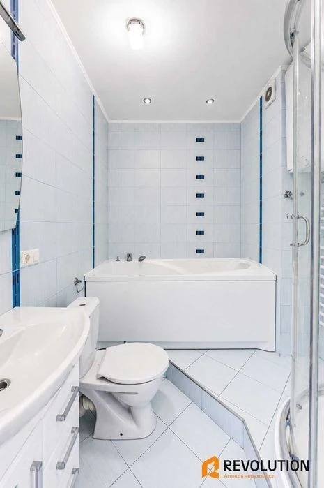 3-room apartment for sale 107.7m2, Dniprovska Naberezhna 2