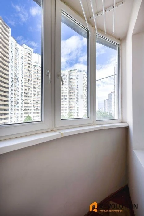 3-room apartment for sale 107.7m2, Dniprovska Naberezhna 2