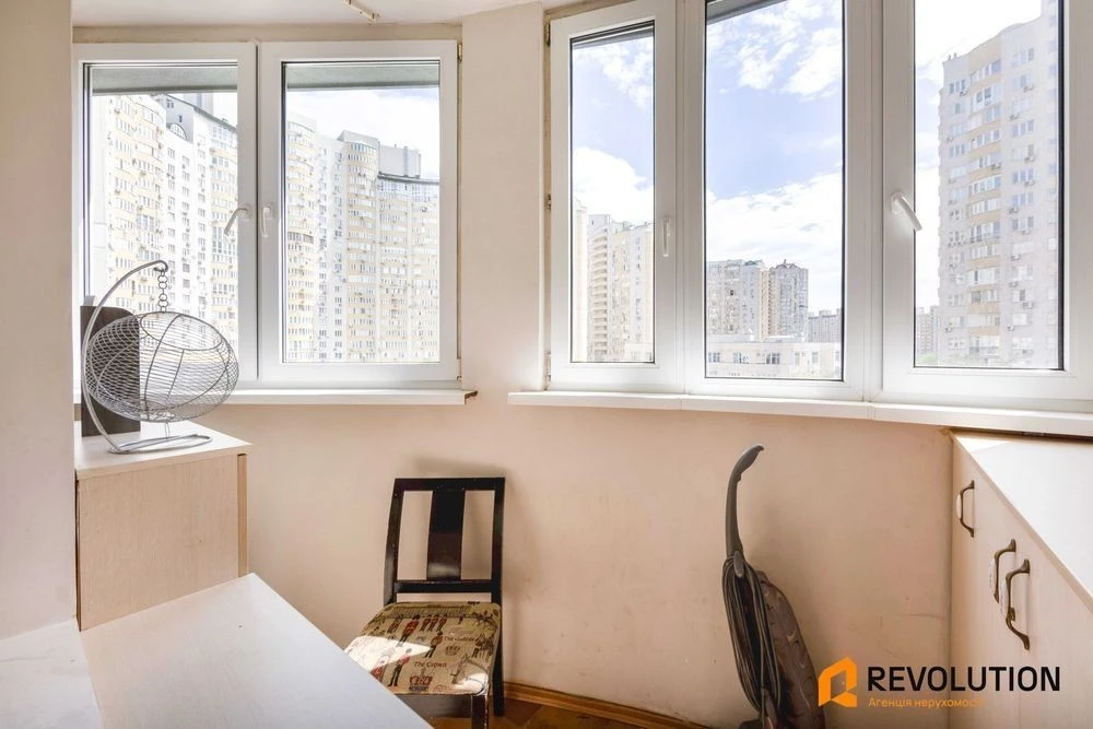 3-room apartment for sale 107.7m2, Dniprovska Naberezhna 2