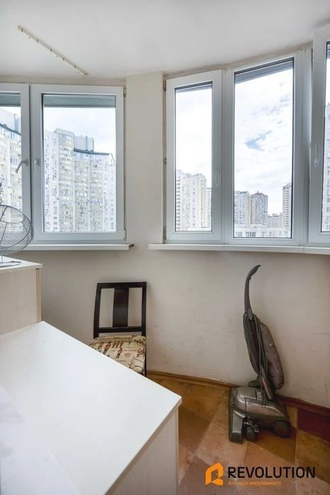 3-room apartment for sale 107.7m2, Dniprovska Naberezhna 2