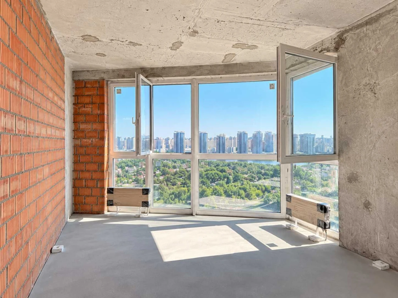 ТЕРМІНОВИЙ ПРОДАЖ квартири 119 м²  в ЖК Зарічний, 9 БУДИНОК,