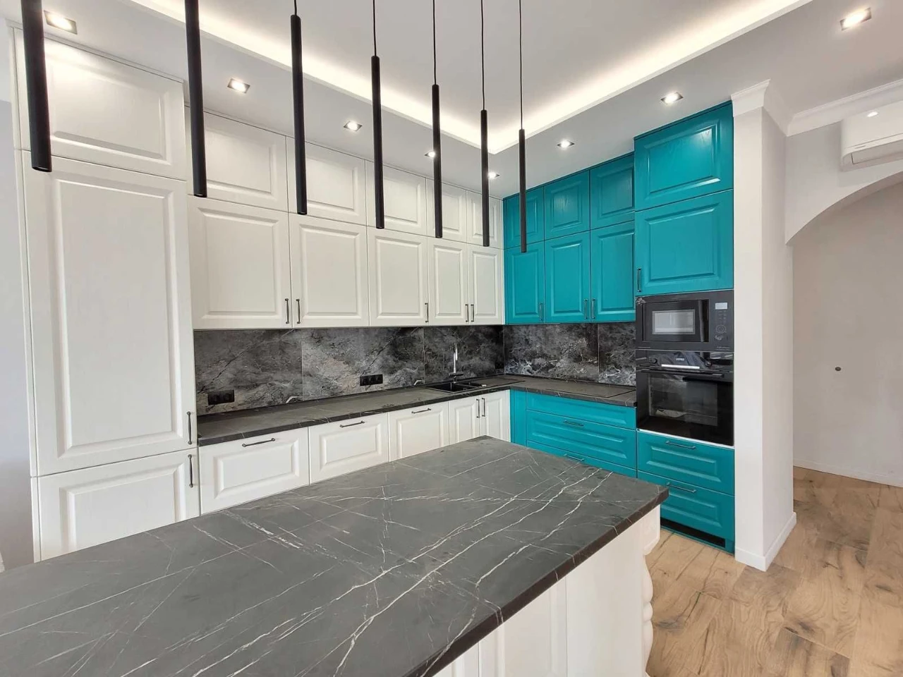 Продам новый дом в Центре Таирова. 5 Комнат. Академика Корол