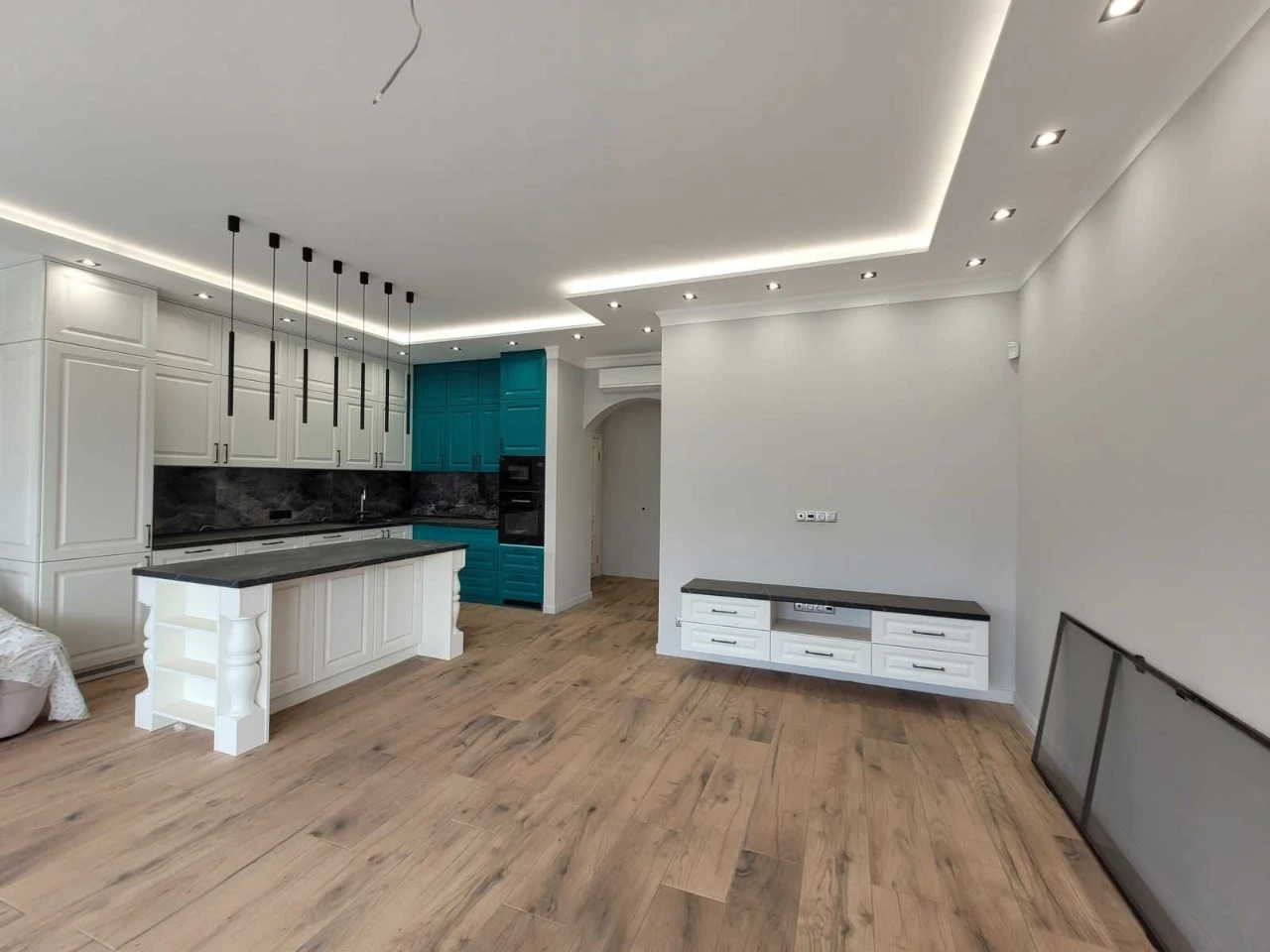 Продам новый дом в Центре Таирова. 5 Комнат. Академика Корол