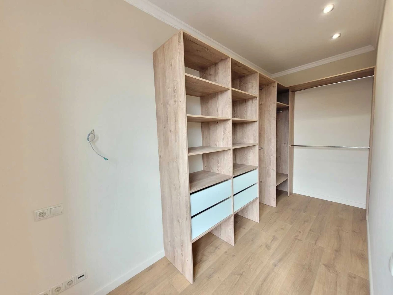 Продам новый дом в Центре Таирова. 5 Комнат. Академика Корол