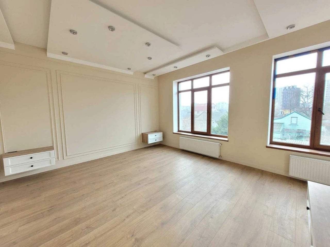 Продам новый дом в Центре Таирова. 5 Комнат. Академика Корол