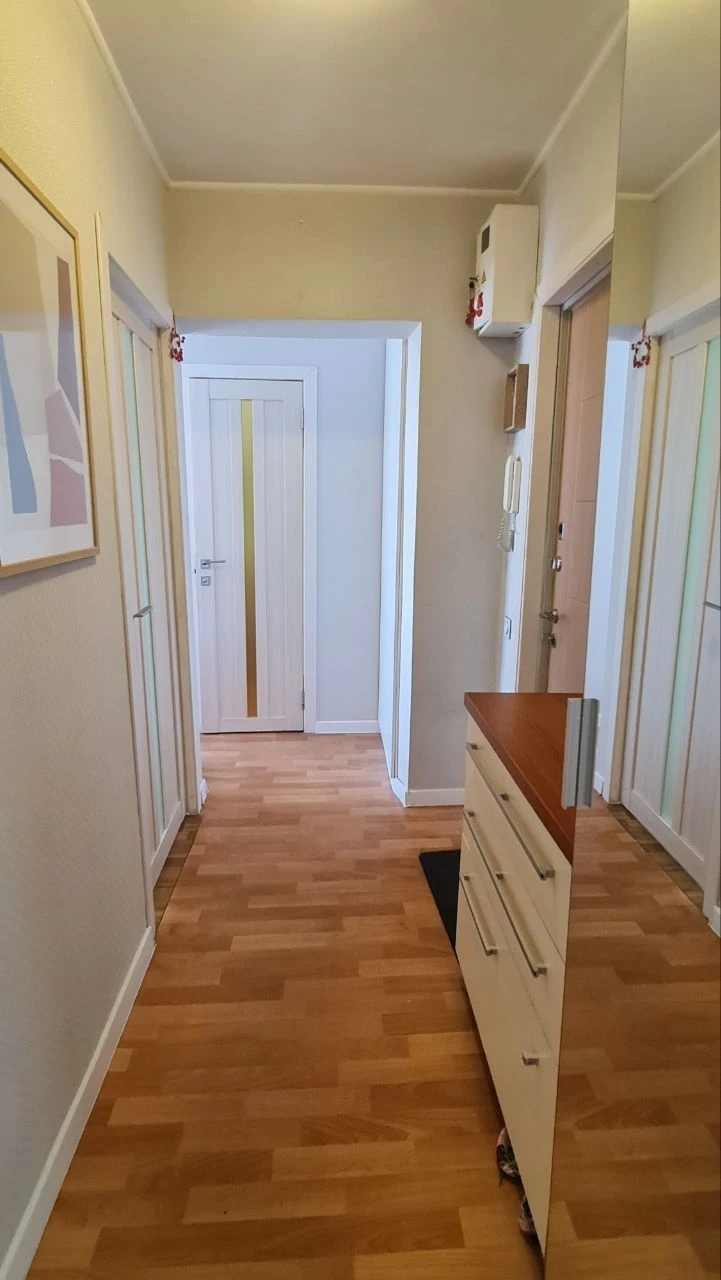 Продам 3-ком квартиру на Калиновой  28