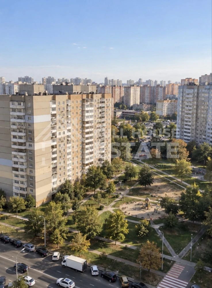 ТЕРМІНОВО!  «Троєщинські Липки» вул. Градинська, ТРЦ Район -