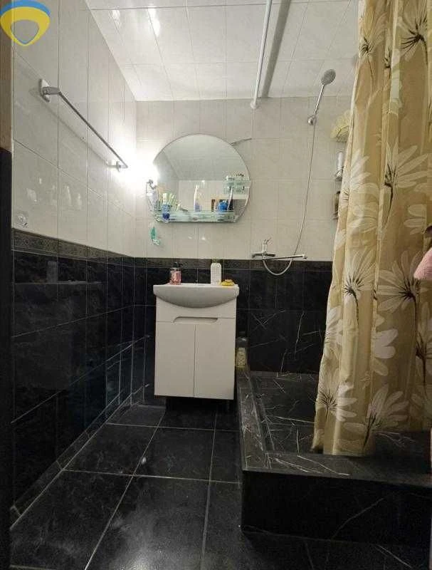 Отличное предложение на Таирова трехкомнатная квартира.
